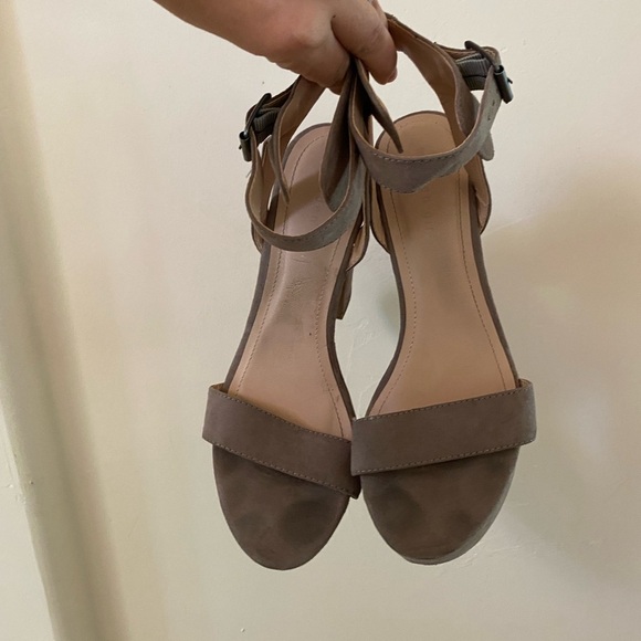 MADDEN GIRL G-HALEE CHUNKY GRAY PLATFORM BLOCK HEELS SANDALS SIZE 8.5 - Picture 4 of 6